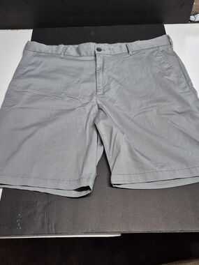 Men's Izod Light Gray Flat-Front Men's Shorts
